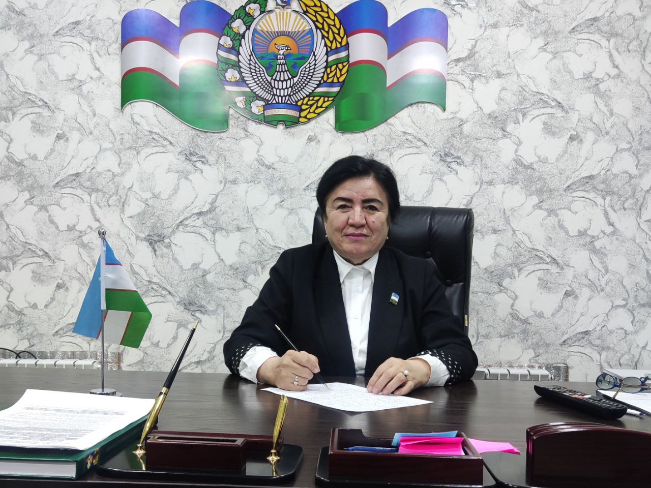 Ashrapova Iqborxon Kutbitdinovna, Xalq deputatlari Yunusobod tuman Kengashiga 17- Adolat saylov okrugidan saylangan. U 1957 yili Toshkent shahrida tug‘ilgan. Millati o‘zbek. Ma’lumoti  Oliy. 1980 yili O‘zbekiston milliy universitetini, 1993 yili Toshkent davlat iqtisodiyot universitetini tamomlagan. Mutaxassisligi filolog, iqtisodchi. O‘zLiDeP a’zosi.  Hozirgi kunda O‘zbekiston Fahriylarini ijtimoiy  qo‘llab – quvvatlash “Nuroniy” jamg‘armasi Yunusobod tumani bo‘limi raisi lavozimida faoliyat ko‘rsatadi. Unga  Adolat hamda Billur Maxallalari biriktirilgan.   Telefon raqami 97-747-72-78