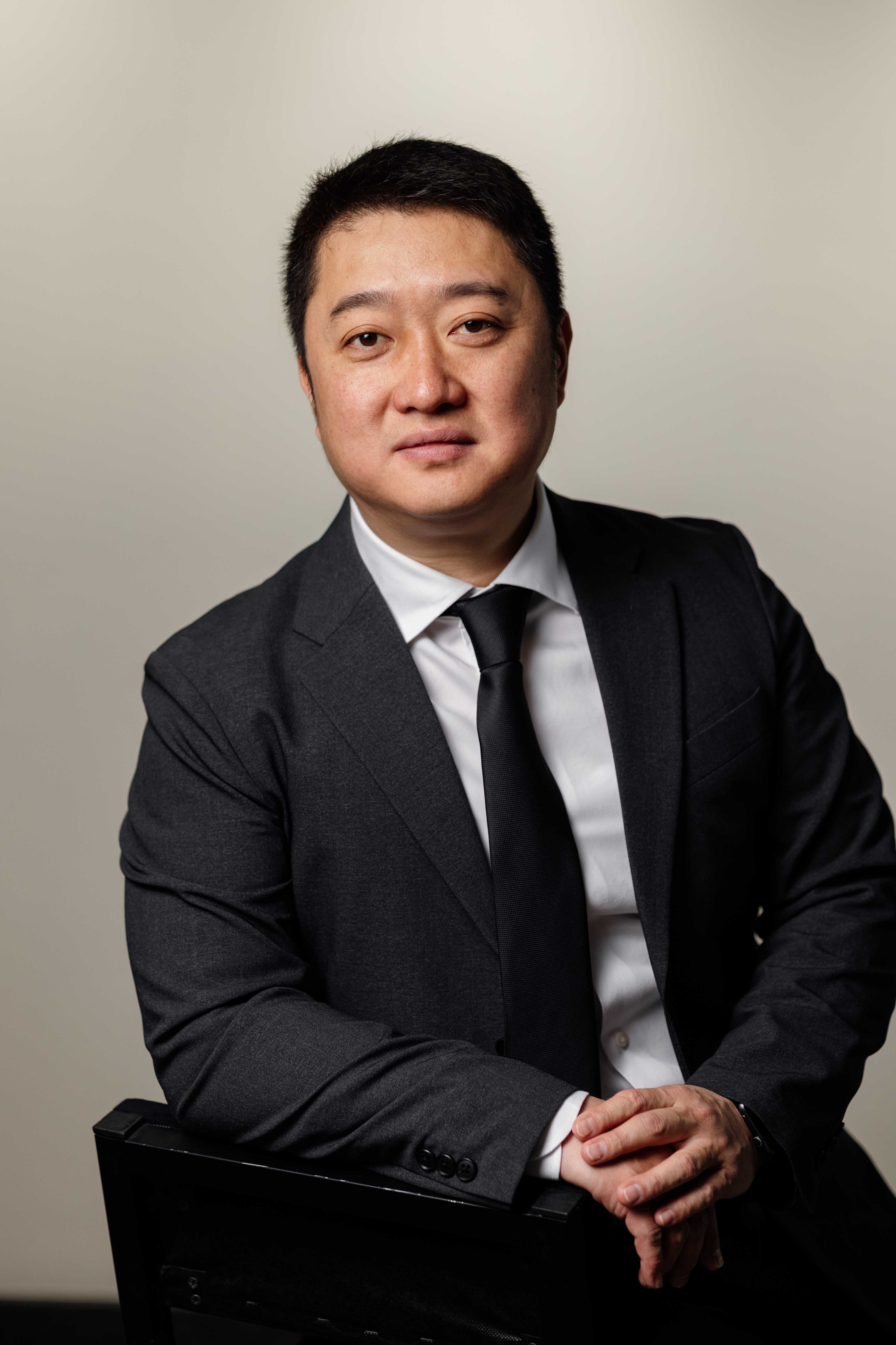 Yem Aleksandr Vissarionovich, Xalq deputatlari Yunusobod tuman Kengashiga 15- Shoshtepa saylov okrugidan saylangan. U 1985 yili Toshkent viloyatida tug‘ilgan. Millati koreys. 2008 yili Toshkent axborot texnologiyalari universitetini tamomlagan. Mutaxassisligi aloqachi. O‘zMTDP a’zosi.  Hozirda 