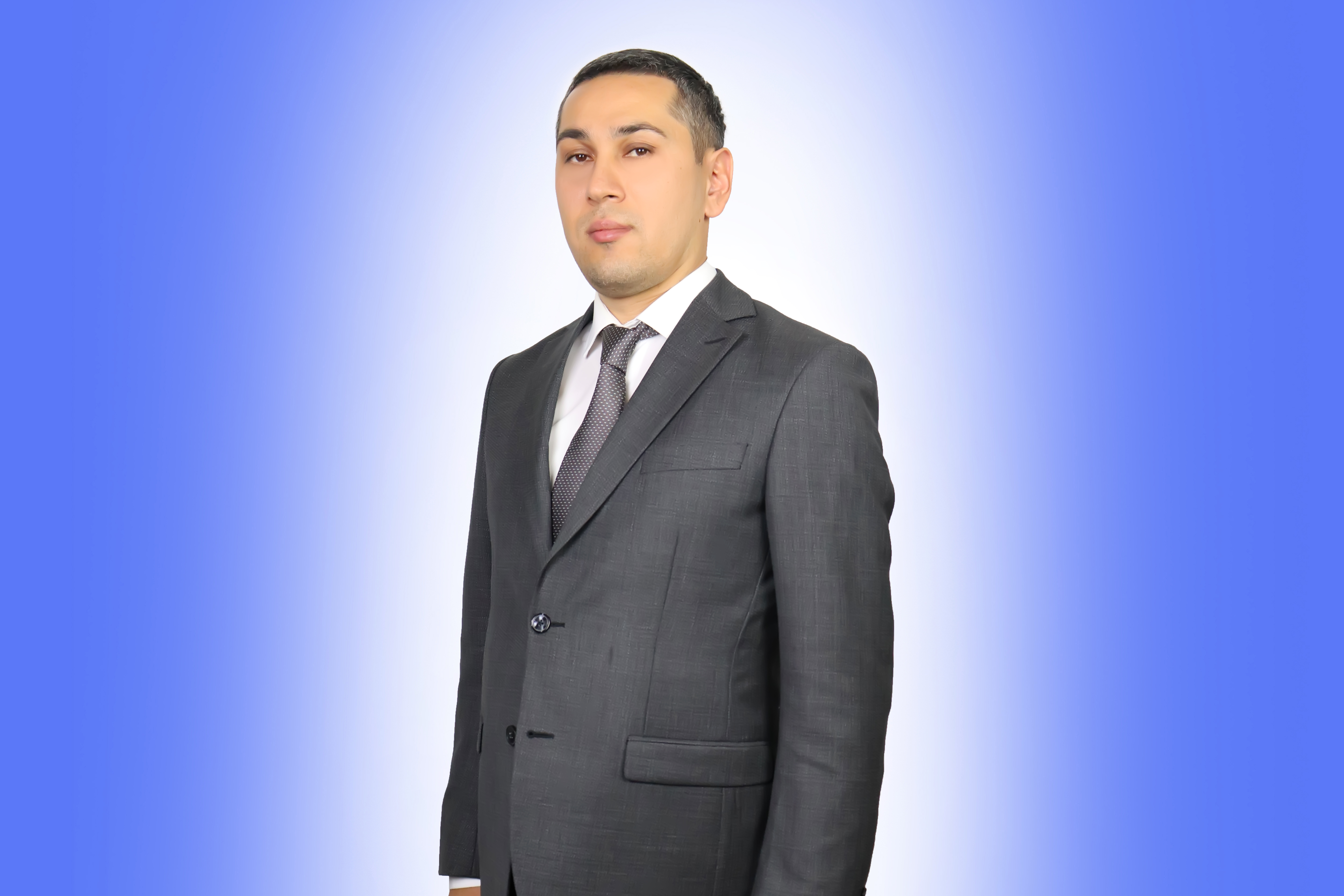 Yusupov Sanjarbek Maqsudbekovich , Xalq deputatlari Yunusobod tuman Kengashiga 13- Beg‘ubor  saylov okrugidan saylangan. U1988 yili Xorazm viloyatida tug‘ilgan. Millati  o‘zbek. 2009 yili Toshkent davlat iqtisodiyot universitetini tamomlagan. Mutaxassisligi  Jahon iqtisodiyoti va xalqaro iqtisodiy munosabatlari huquqshunos. 